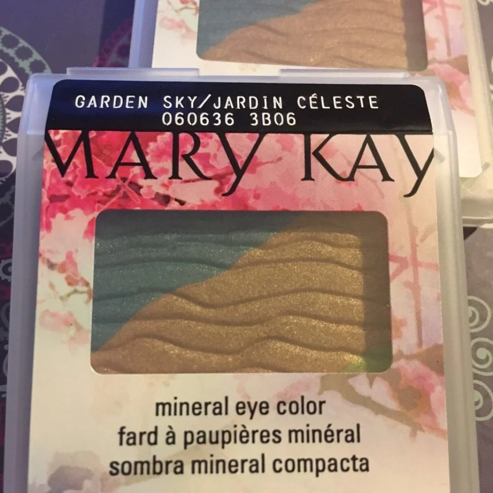 Mary Kay - Garden Sky Trio‎ Eyeshadow Palette